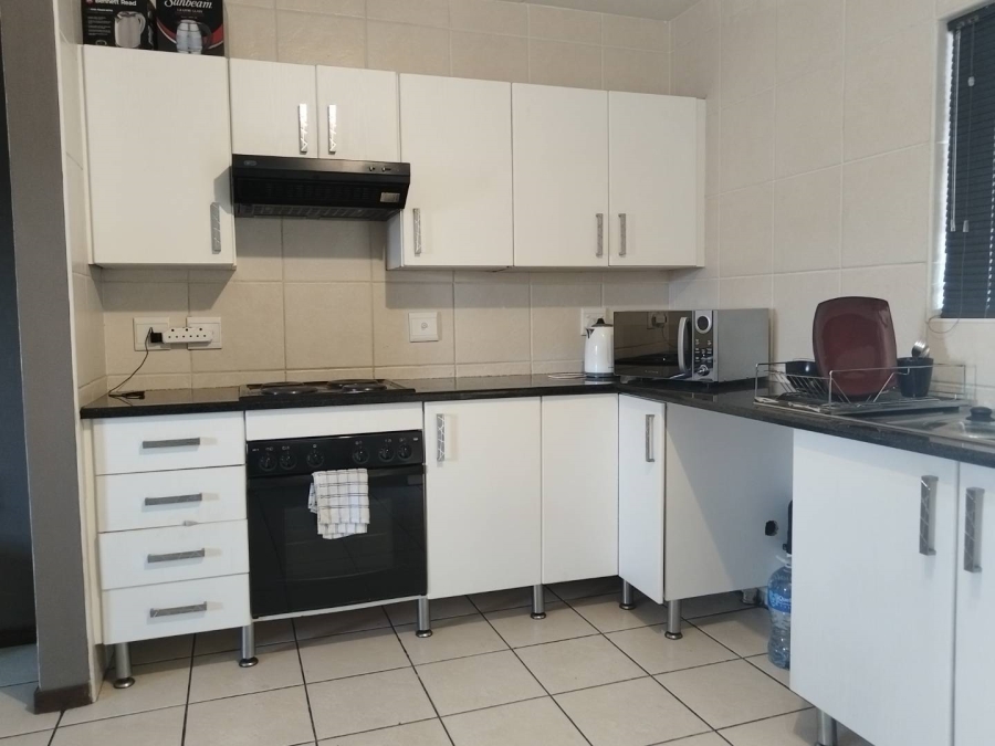 2 Bedroom Property for Sale in Sonneglans Gauteng