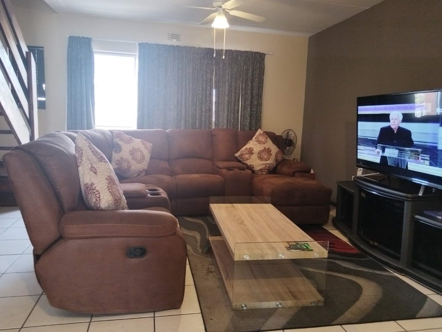 2 Bedroom Property for Sale in Sonneglans Gauteng