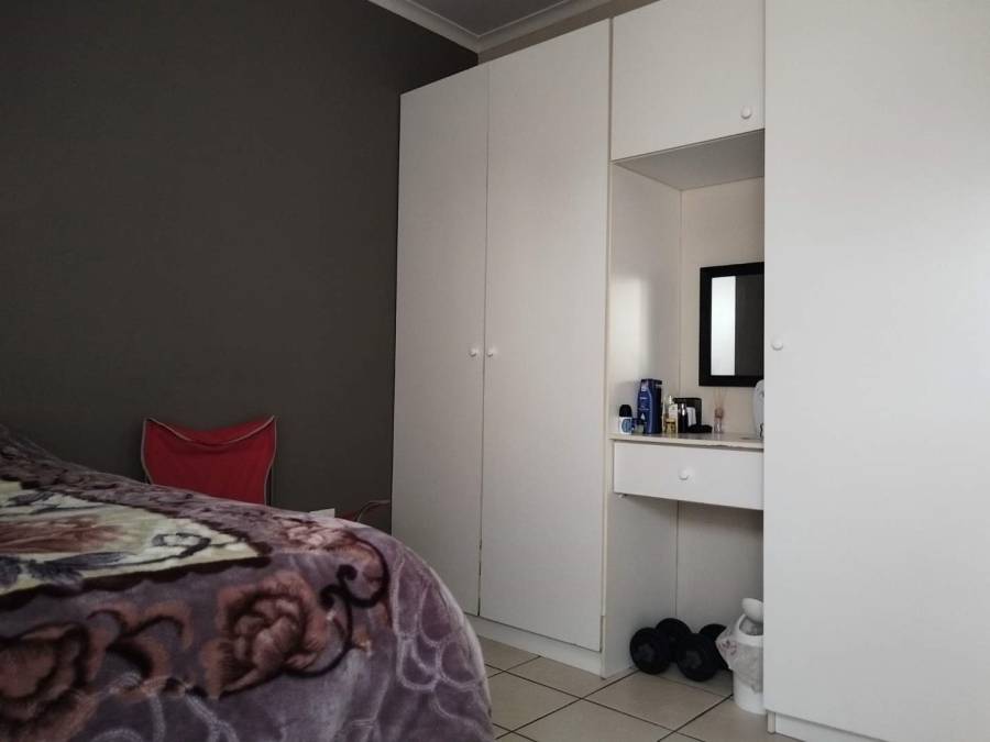 2 Bedroom Property for Sale in Sonneglans Gauteng