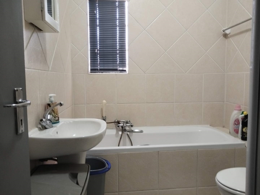 2 Bedroom Property for Sale in Sonneglans Gauteng