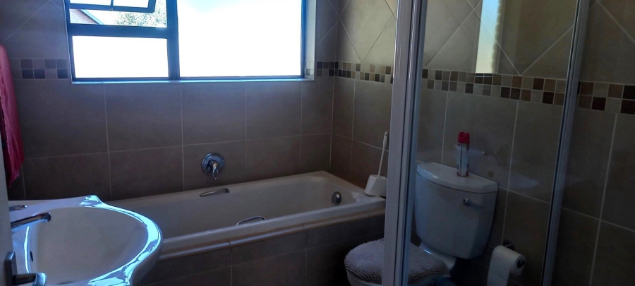 3 Bedroom Property for Sale in New Redruth Gauteng