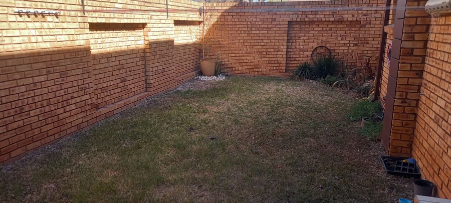 3 Bedroom Property for Sale in New Redruth Gauteng