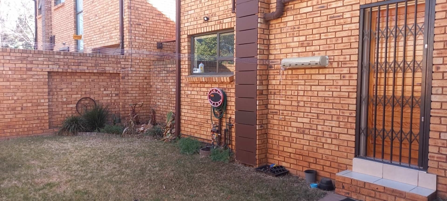 3 Bedroom Property for Sale in New Redruth Gauteng