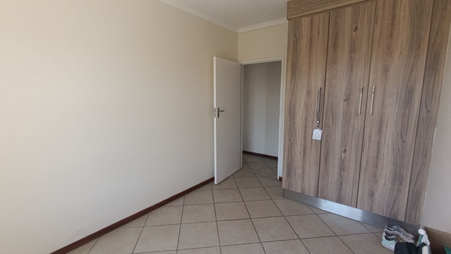 2 Bedroom Property for Sale in Monavoni Gauteng