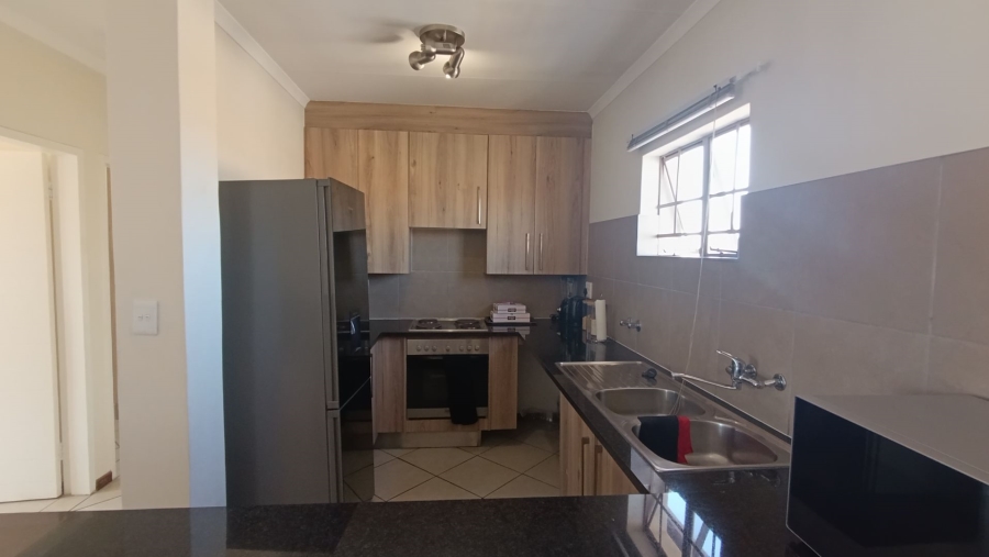 2 Bedroom Property for Sale in Monavoni Gauteng