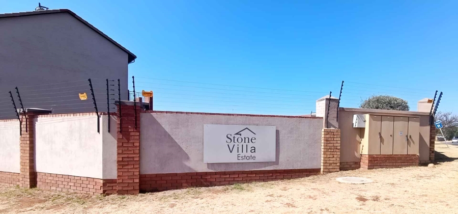 2 Bedroom Property for Sale in Monavoni Gauteng