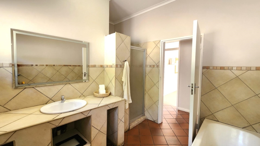 4 Bedroom Property for Sale in Savoy Estate Gauteng