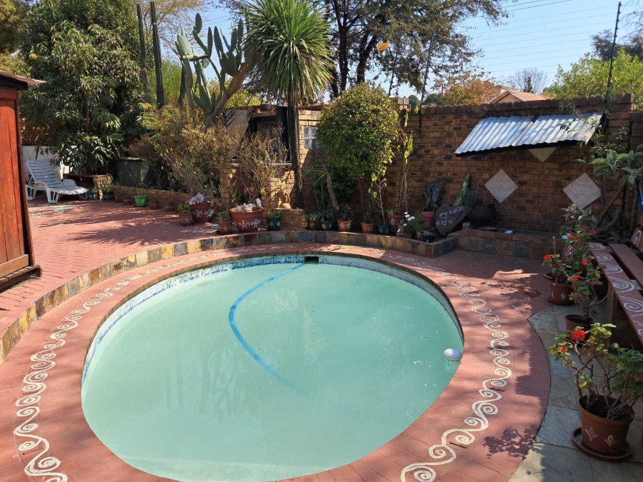 4 Bedroom Property for Sale in Noordwyk Gauteng