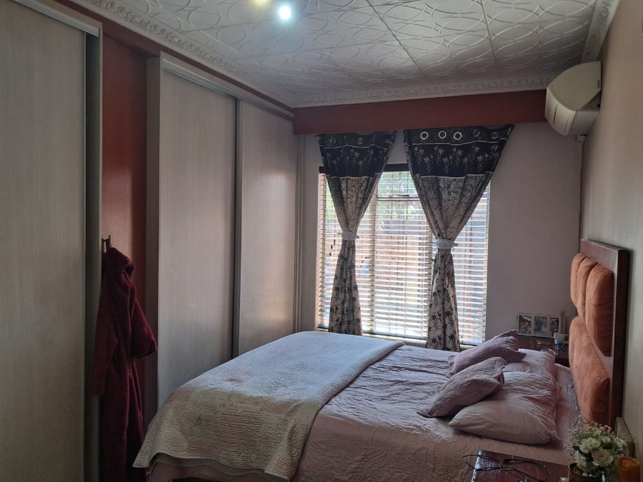 4 Bedroom Property for Sale in Noordwyk Gauteng