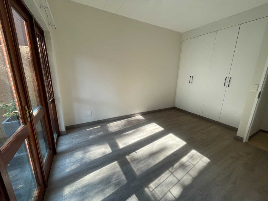 1 Bedroom Property for Sale in Douglasdale Gauteng