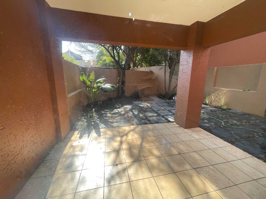 1 Bedroom Property for Sale in Douglasdale Gauteng