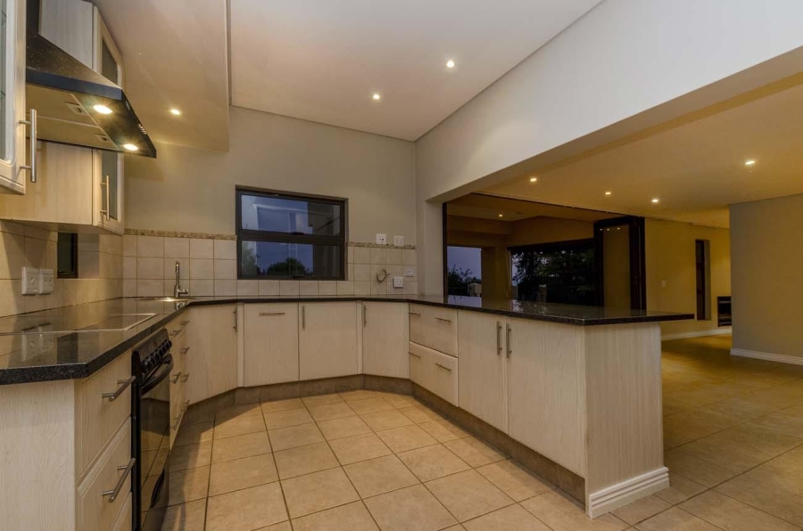 7 Bedroom Property for Sale in Saddlebrook Estate Gauteng