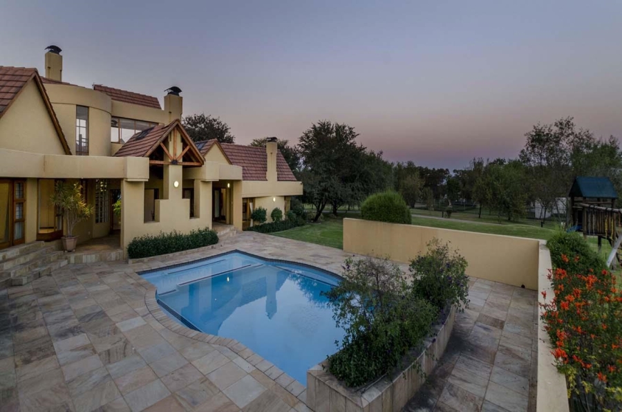 7 Bedroom Property for Sale in Saddlebrook Estate Gauteng