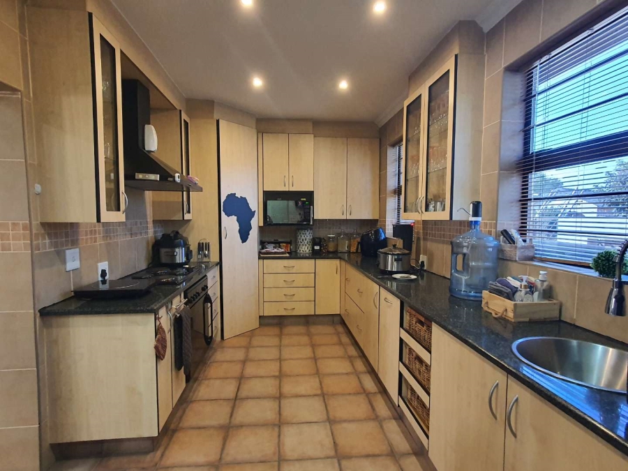 4 Bedroom Property for Sale in Brackenhurst Gauteng