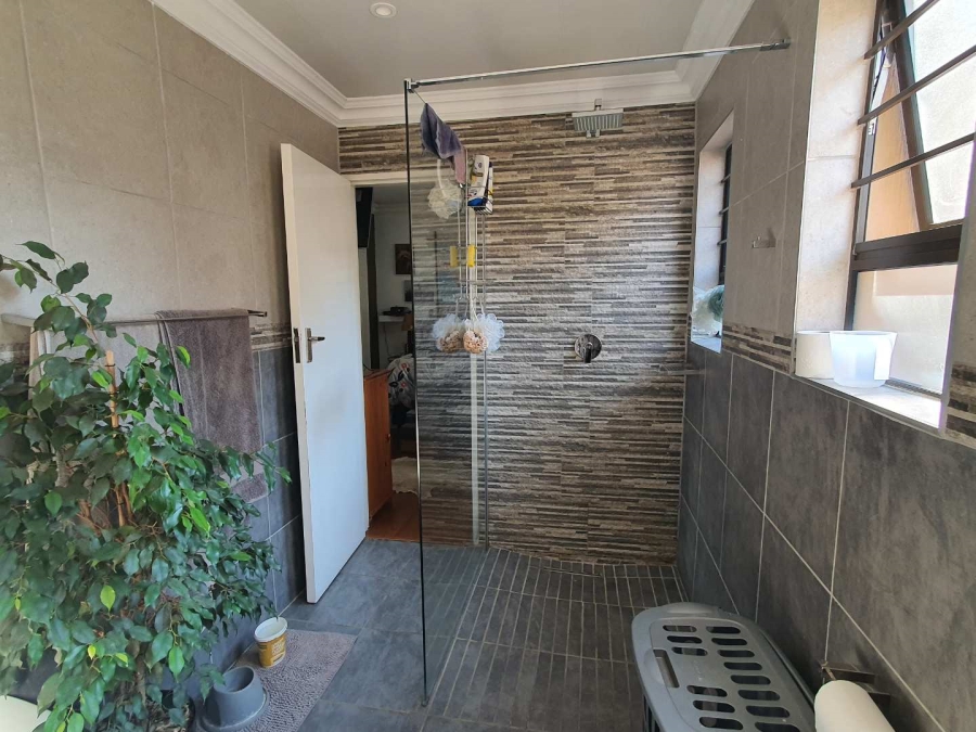4 Bedroom Property for Sale in Brackenhurst Gauteng