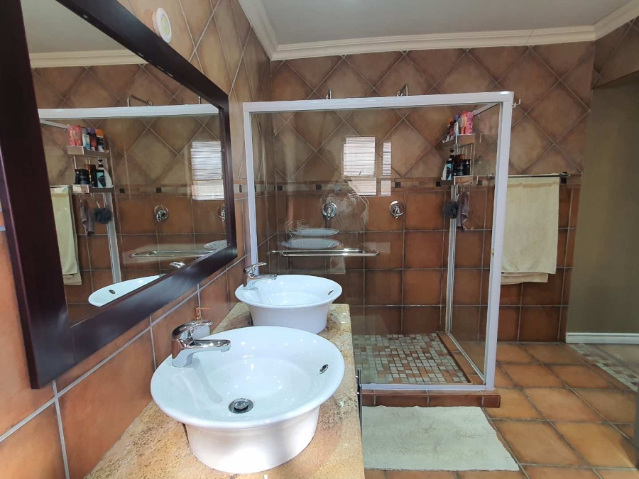 4 Bedroom Property for Sale in Brackenhurst Gauteng