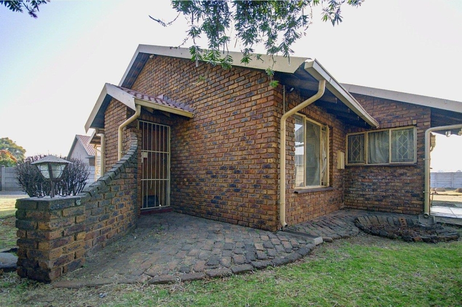 4 Bedroom Property for Sale in Mayberry Park Gauteng