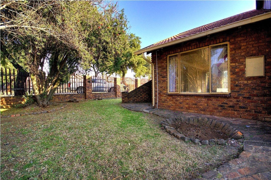 4 Bedroom Property for Sale in Mayberry Park Gauteng