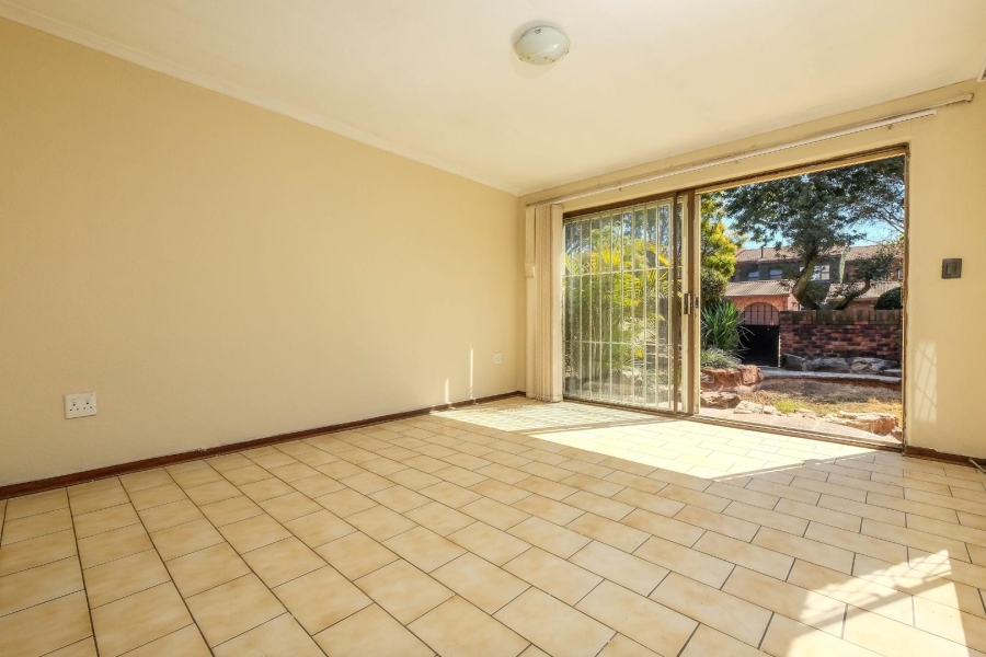 3 Bedroom Property for Sale in Buccleuch Gauteng