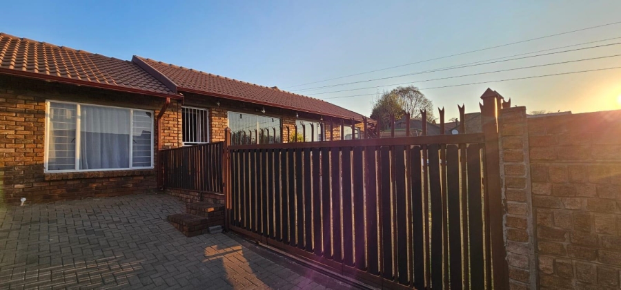 3 Bedroom Property for Sale in Highveld Gauteng