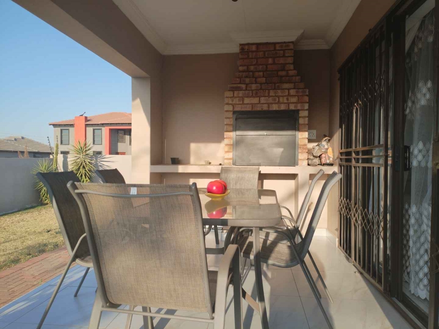 3 Bedroom Property for Sale in Rayton Gauteng