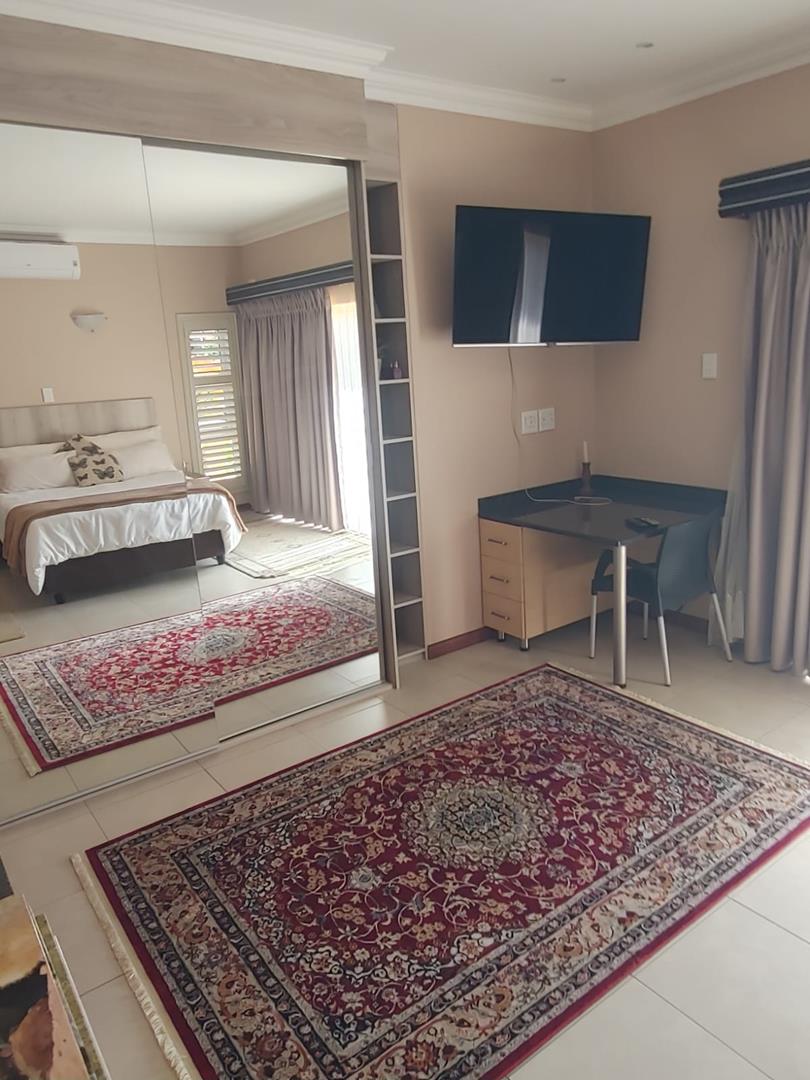 To Let 1 Bedroom Property for Rent in Mooikloof Gauteng