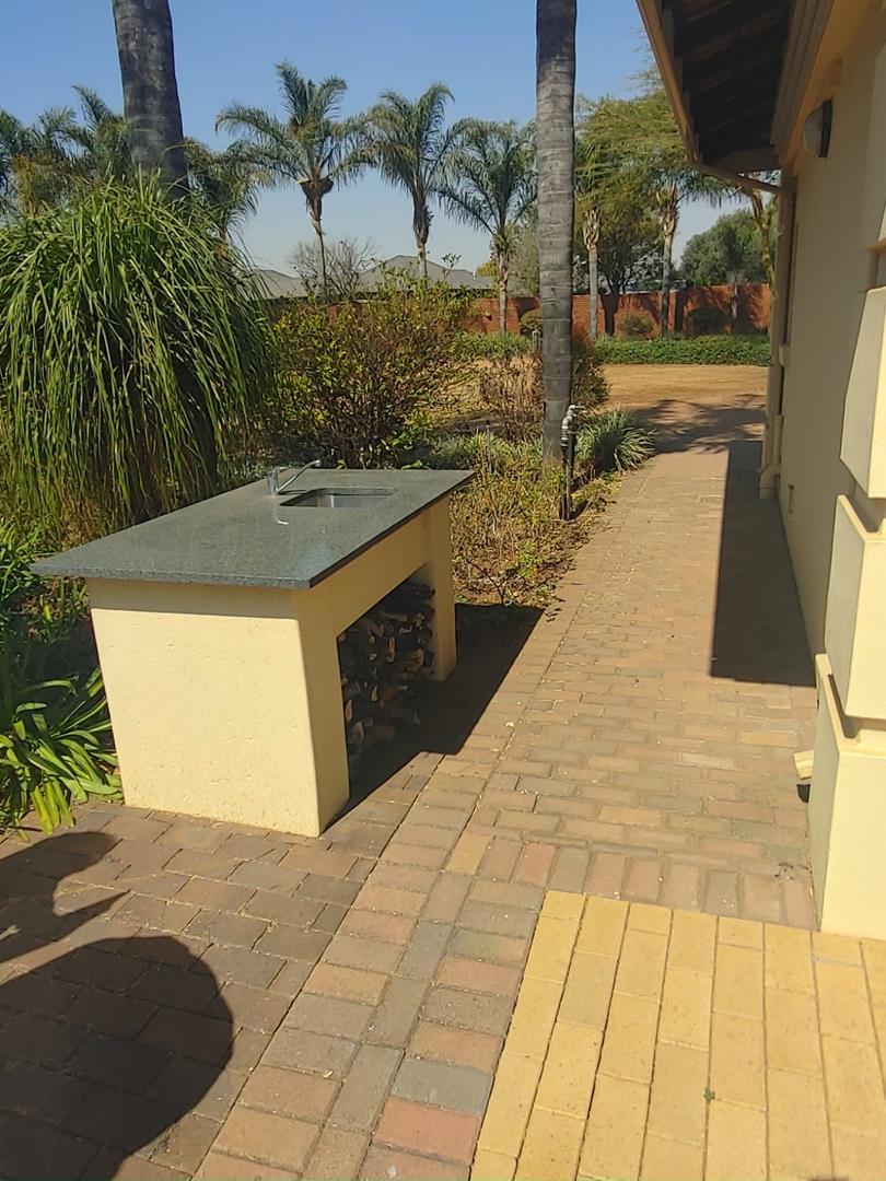 To Let 1 Bedroom Property for Rent in Mooikloof Gauteng