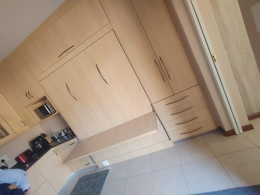 To Let 1 Bedroom Property for Rent in Mooikloof Gauteng