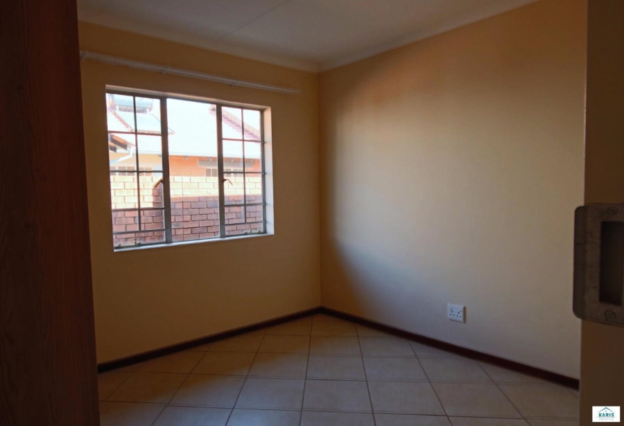 3 Bedroom Property for Sale in Monavoni Gauteng