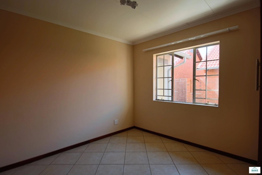 3 Bedroom Property for Sale in Monavoni Gauteng