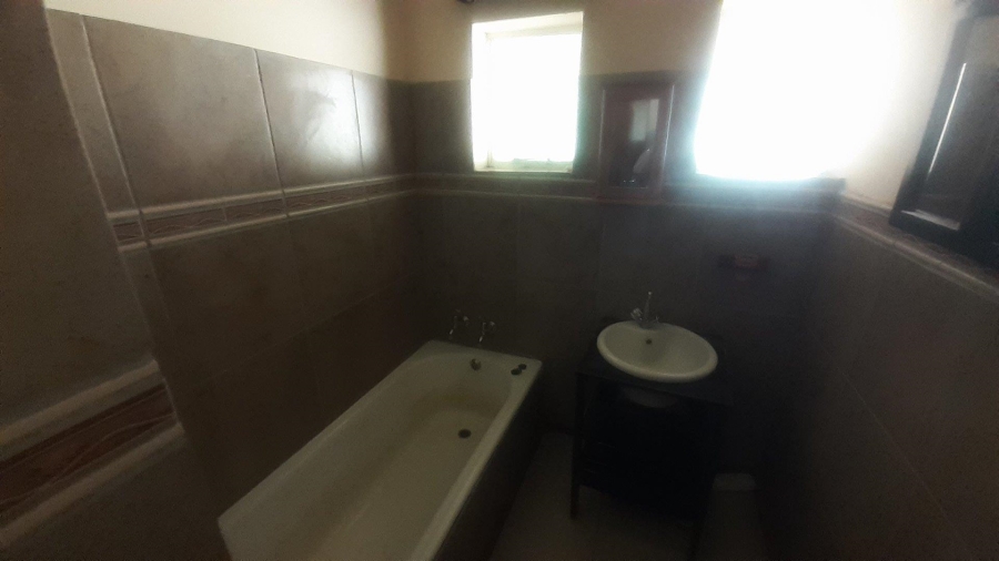 To Let 3 Bedroom Property for Rent in West Park Gauteng