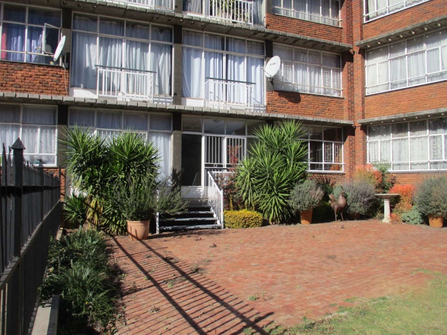 To Let 1 Bedroom Property for Rent in Groenkloof Gauteng