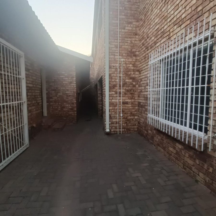 3 Bedroom Property for Sale in Zwartkop Gauteng