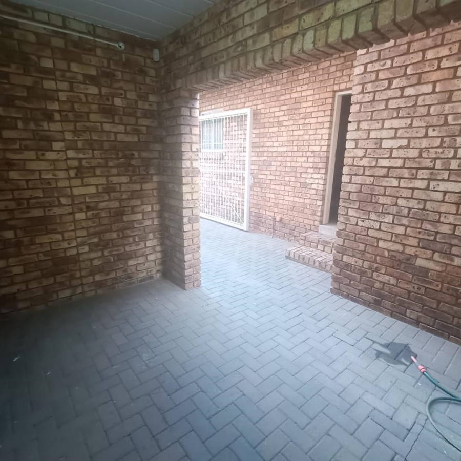 3 Bedroom Property for Sale in Zwartkop Gauteng