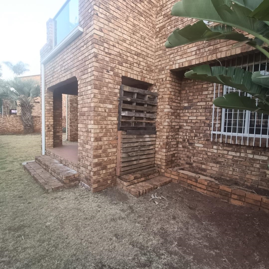 3 Bedroom Property for Sale in Zwartkop Gauteng