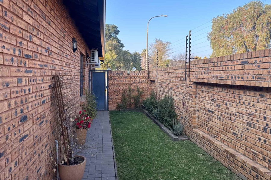 3 Bedroom Property for Sale in Brackenhurst Gauteng