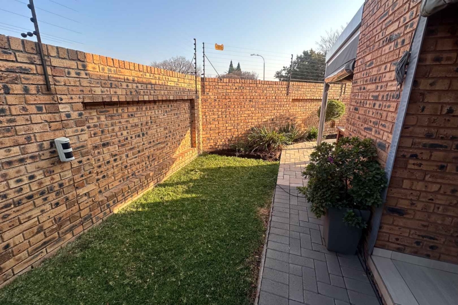 3 Bedroom Property for Sale in Brackenhurst Gauteng