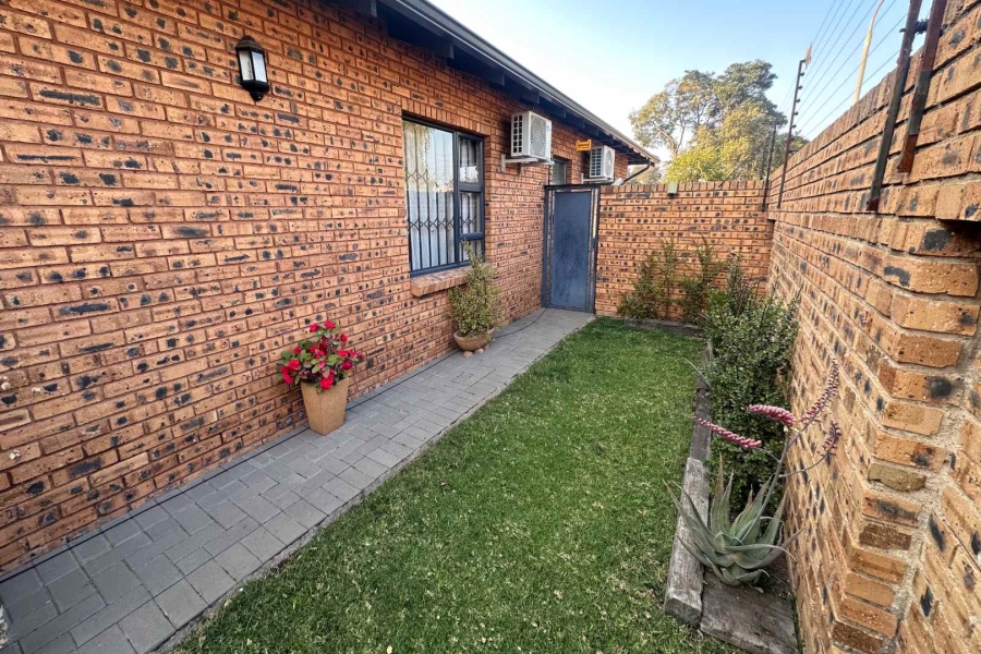 3 Bedroom Property for Sale in Brackenhurst Gauteng