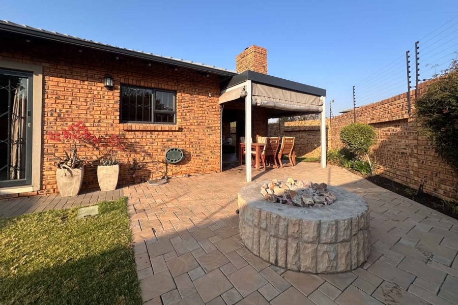 3 Bedroom Property for Sale in Brackenhurst Gauteng