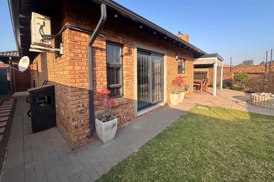 3 Bedroom Property for Sale in Brackenhurst Gauteng