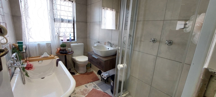 4 Bedroom Property for Sale in Brackenhurst Gauteng