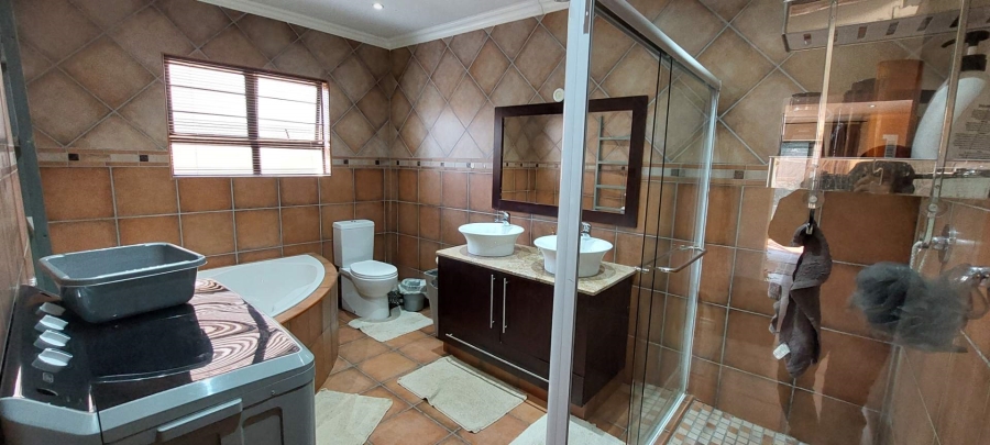 4 Bedroom Property for Sale in Brackenhurst Gauteng