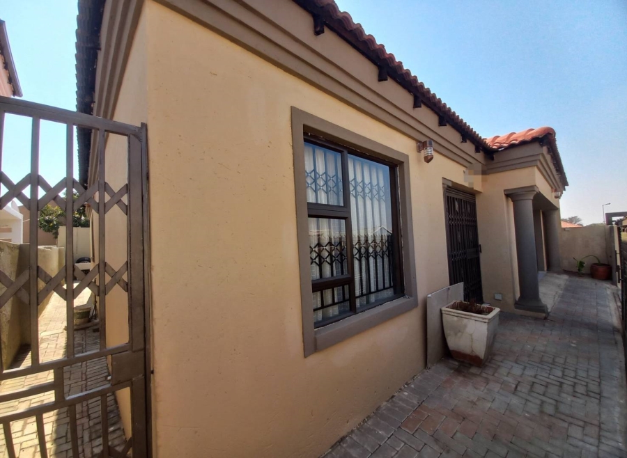 3 Bedroom Property for Sale in Elandspoort Gauteng