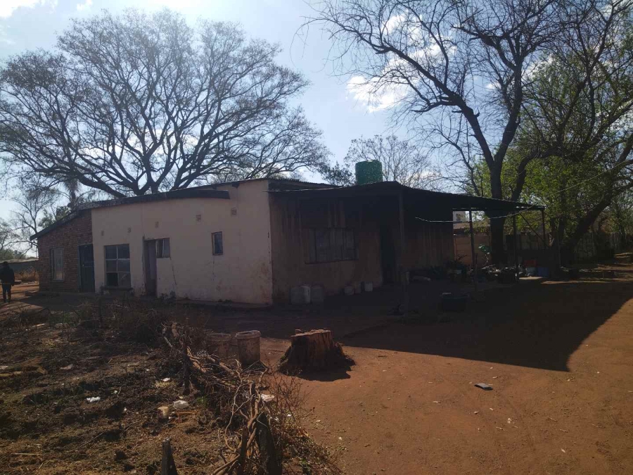 6 Bedroom Property for Sale in Haakdoornboom Gauteng