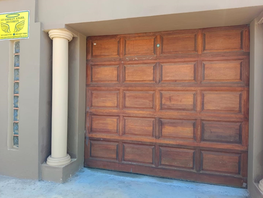 9 Bedroom Property for Sale in Kenilworth Gauteng