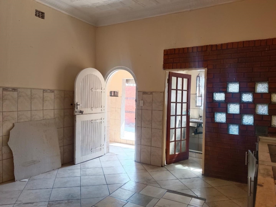 9 Bedroom Property for Sale in Kenilworth Gauteng