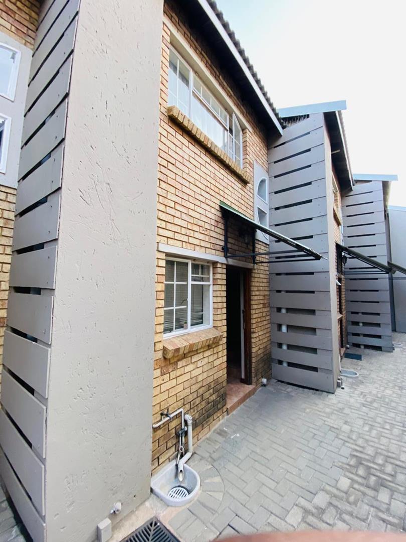 2 Bedroom Property for Sale in Primrose Hill Gauteng