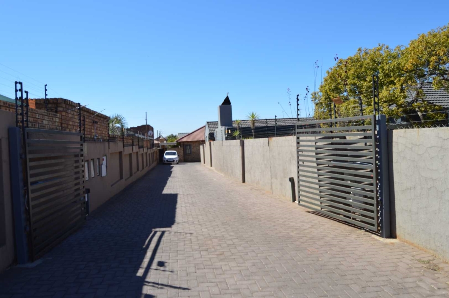 3 Bedroom Property for Sale in New Redruth Gauteng