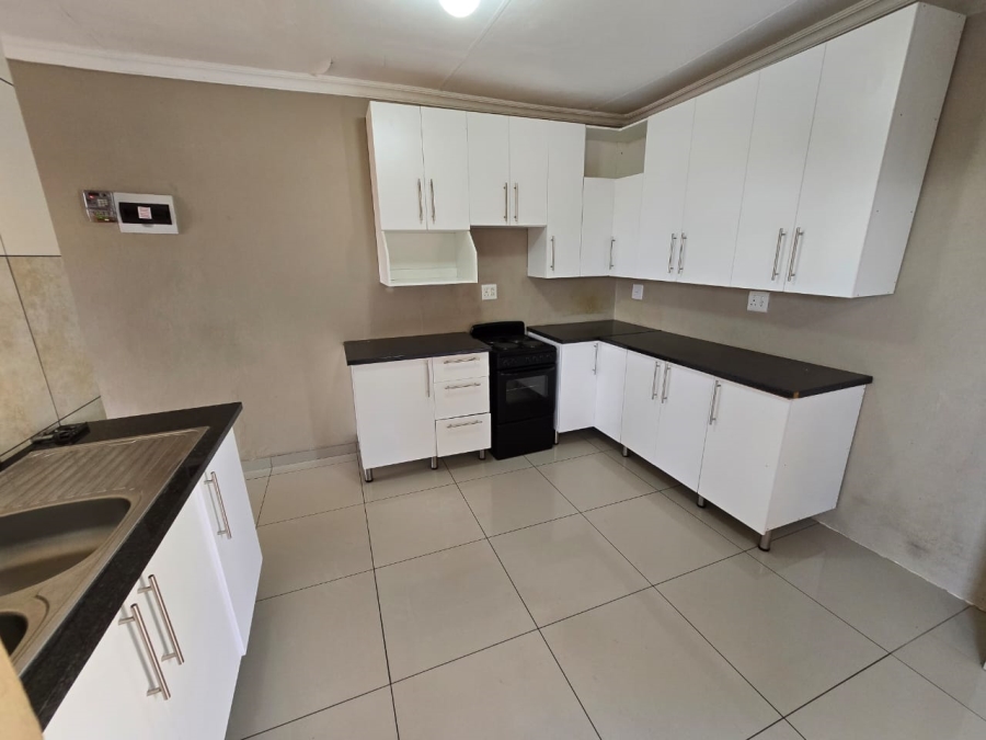 To Let 2 Bedroom Property for Rent in The Reeds Gauteng