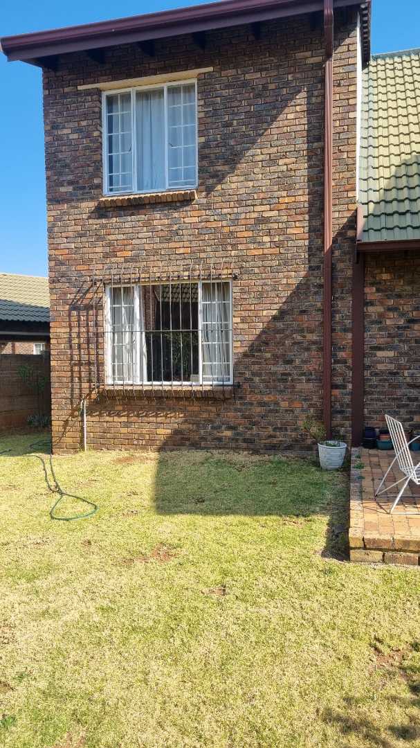 3 Bedroom Property for Sale in Noordwyk Gauteng